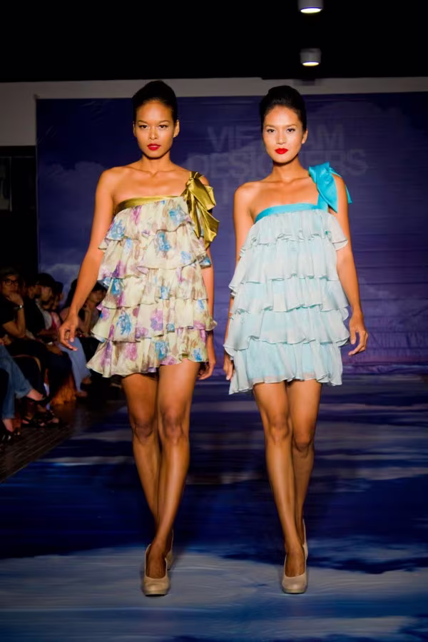 Người mẫu Top Model tất bật trên sàn catwalk ảnh 9